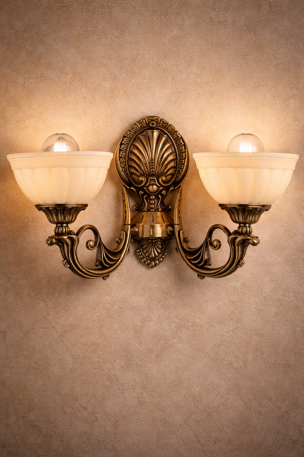 Aplica HubRom, MASS 5102-3071-52 40x40xHmax25 cm 2xE27-60W Antiq